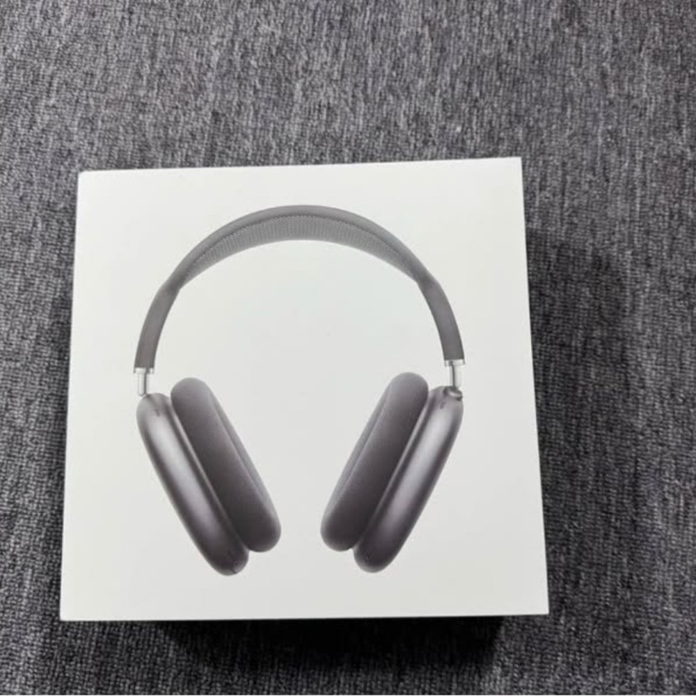 Airpod Max 'Midnight' with SmartCase